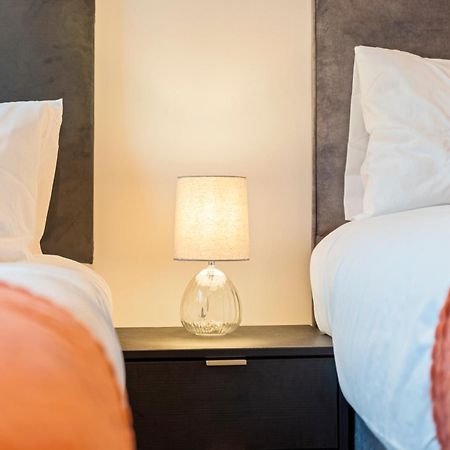 Shanti Suite - 2Bed 2Bath City Centre - Wifi - Netflix- Parking- Modern- Perfect For Family, Contractors, Leisure, Business By Shanti Nights Birmingam Exterior foto