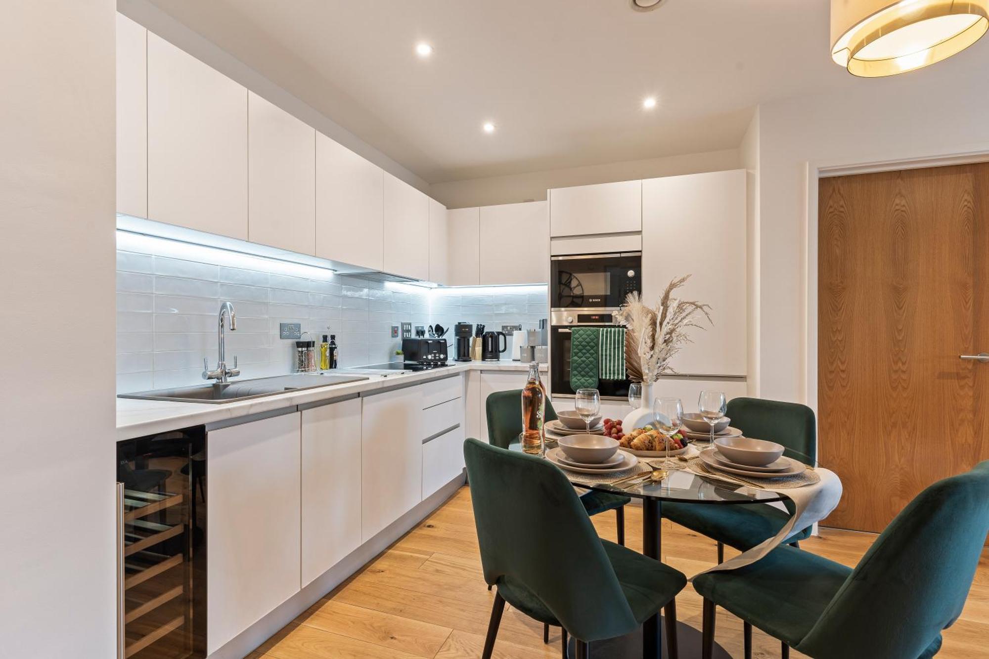 Shanti Suite - 2Bed 2Bath City Centre - Wifi - Netflix- Parking- Modern- Perfect For Family, Contractors, Leisure, Business By Shanti Nights Birmingam Exterior foto