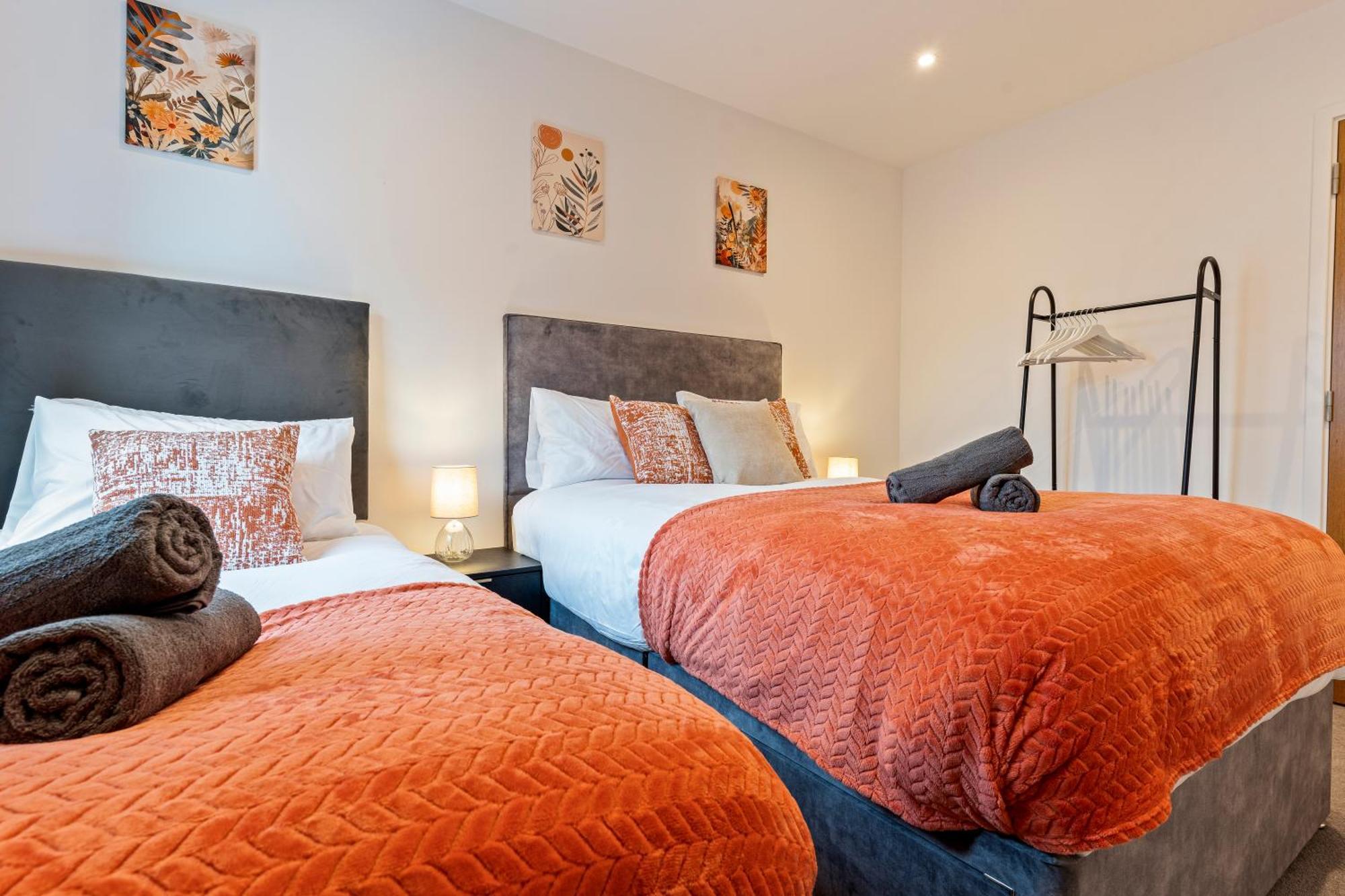 Shanti Suite - 2Bed 2Bath City Centre - Wifi - Netflix- Parking- Modern- Perfect For Family, Contractors, Leisure, Business By Shanti Nights Birmingam Exterior foto