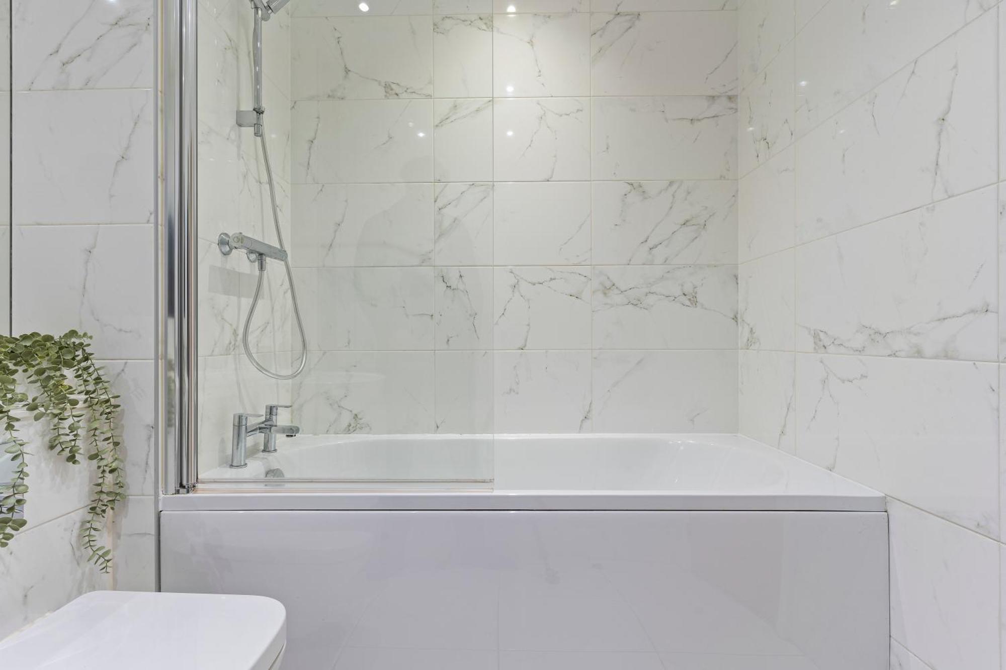 Shanti Suite - 2Bed 2Bath City Centre - Wifi - Netflix- Parking- Modern- Perfect For Family, Contractors, Leisure, Business By Shanti Nights Birmingam Exterior foto