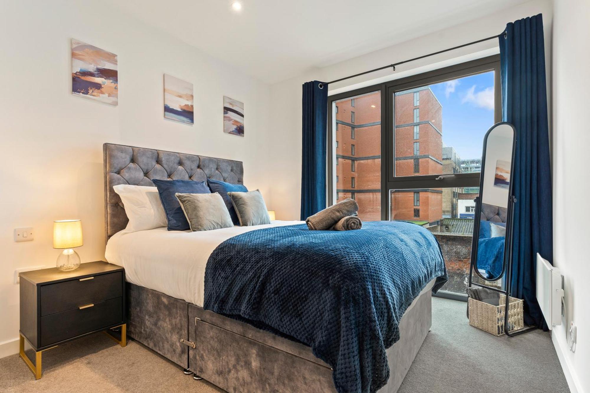 Shanti Suite - 2Bed 2Bath City Centre - Wifi - Netflix- Parking- Modern- Perfect For Family, Contractors, Leisure, Business By Shanti Nights Birmingam Exterior foto