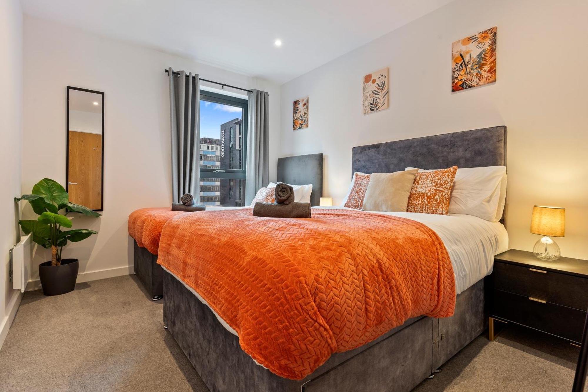 Shanti Suite - 2Bed 2Bath City Centre - Wifi - Netflix- Parking- Modern- Perfect For Family, Contractors, Leisure, Business By Shanti Nights Birmingam Exterior foto